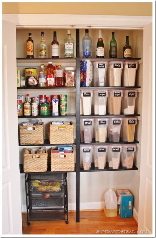 organized pantry3[7]