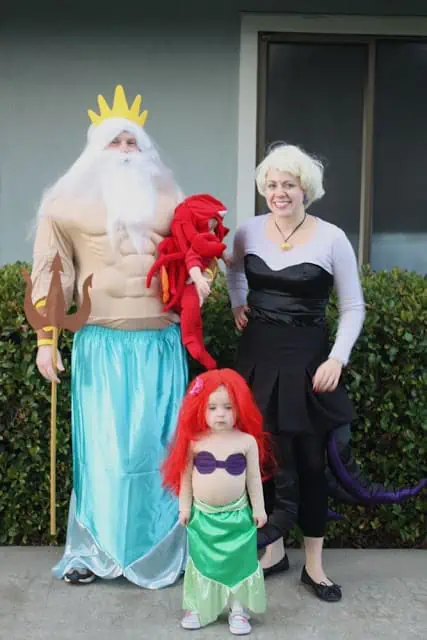 Creative family costumes ideas for halloween.