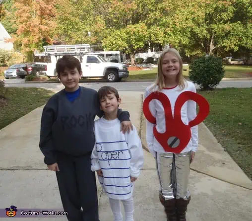 Creative family costumes ideas for halloween.