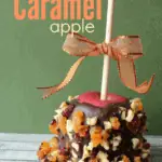 Easy DIY Gourmet Caramel Apple and free printable "Giving Thanks" tag. Great hostess gift for Thanksgiving!