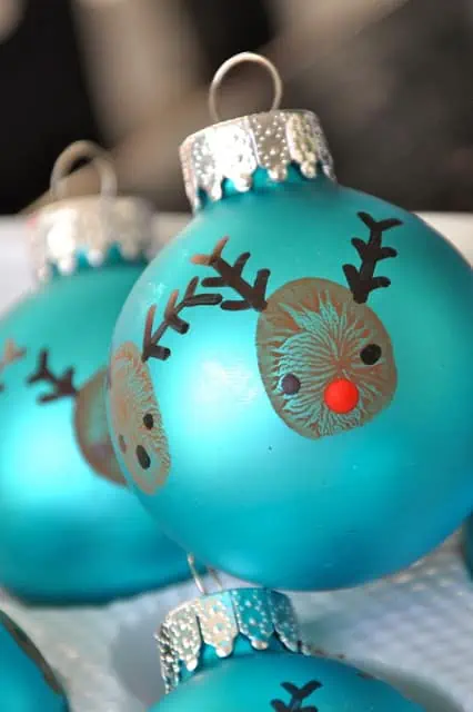 Christmas Crafts for Kids. More than 20 crafts and activities for the Holidays.