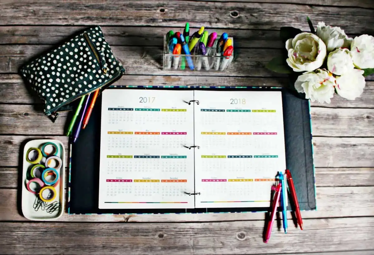 Getting organized just got easier!! This printable planner is perfect for organizing your time, daily, weekly, and monthly activities, cleaning routine, meal planning, finances, kids, pets, passwords, contacts, and more! Just about anything you'd want to schedule can be tracked and organized while reducing the paperwork floating around your home! It has more than 165 different printables and comes in both the standard letter and A5 sizes. Coordinating free printable 2017 calendars are also available on the blog.