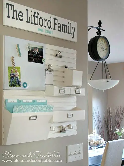 LOVE these ideas for creating a DIY family command center at home! It's the perfect way to keep everyone organized (including kids!) and running smoothly, and such a smart way to use wall space in the kitchen, entryway, or office. Customize it on the cheap with cute printables or framed artwork.