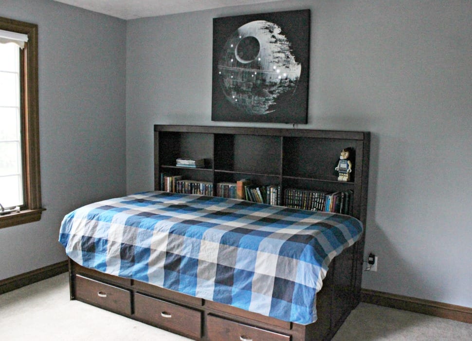 I love this Star Wars bedroom she created for her teenage son! The decor is modern and simple. So many great design ideas!