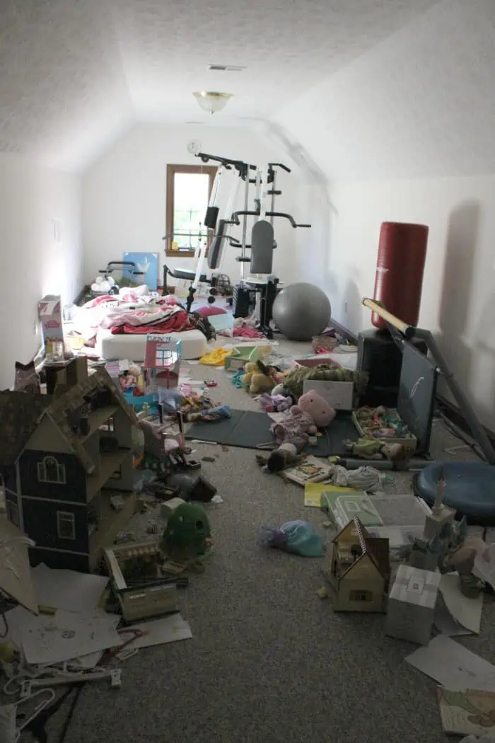 Watch this long, awkward, horribly disorganized and cluttered room become a beautiful bedroom for a little girl. 