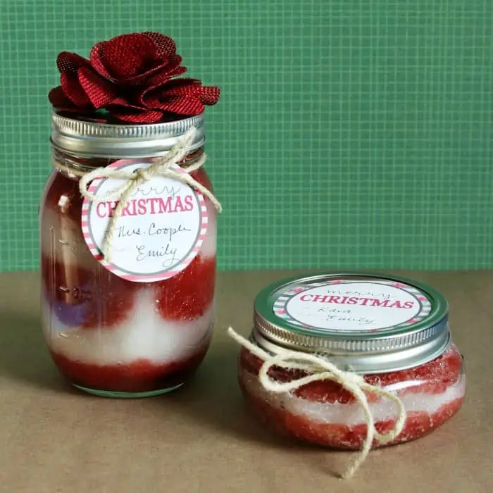 This super easy homemade peppermint sugar scrub recipe is the perfect diy gift for the holidays! It's a thoughtful but inexpensive gift and even includes two free printable Christmas gift tags! Such a great way to use peppermint essential oils!