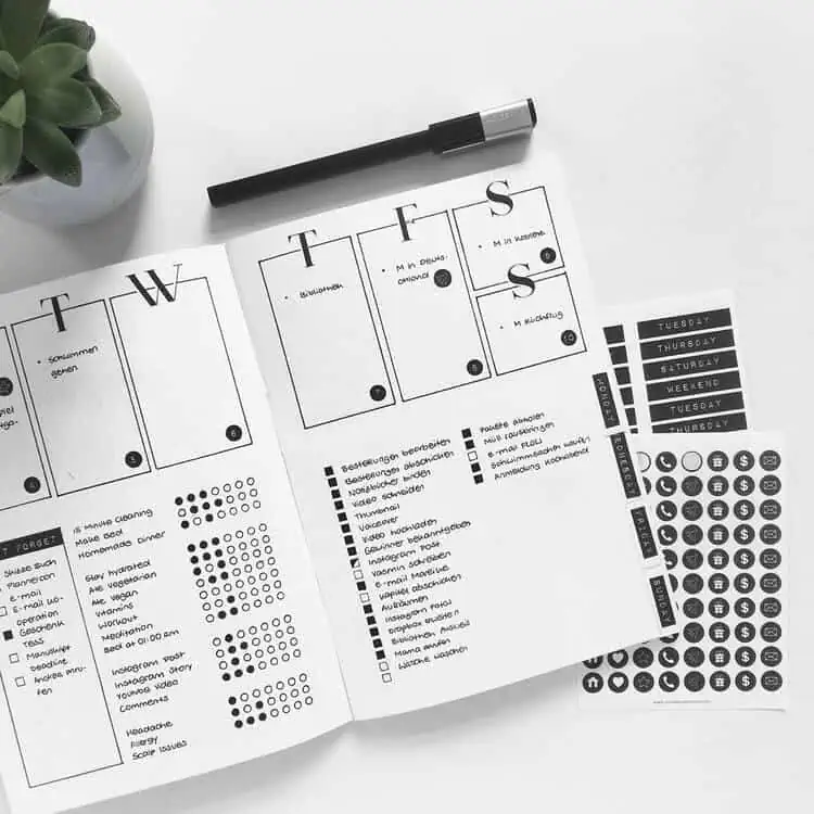 minimalist bullet journal ideas wiwth boxes circles to fill and weekly tasks
