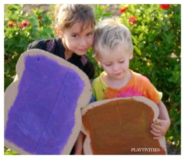 peanut butter and jelly sandwich halloween costumes for mom and baby and siblings