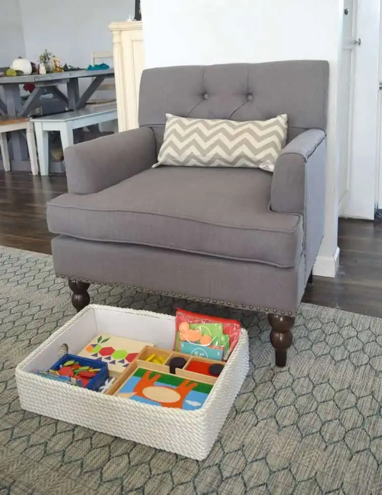 DIY Storage Basket Using Rope and a Cardboard Box toy storage