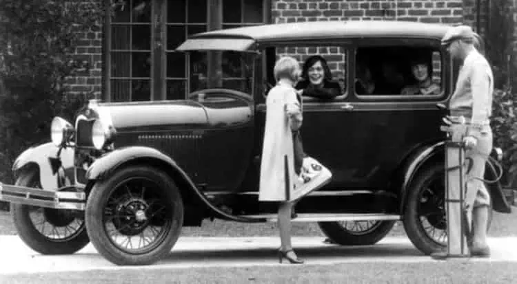 1928 Ford Model A Fordor Sedan w people