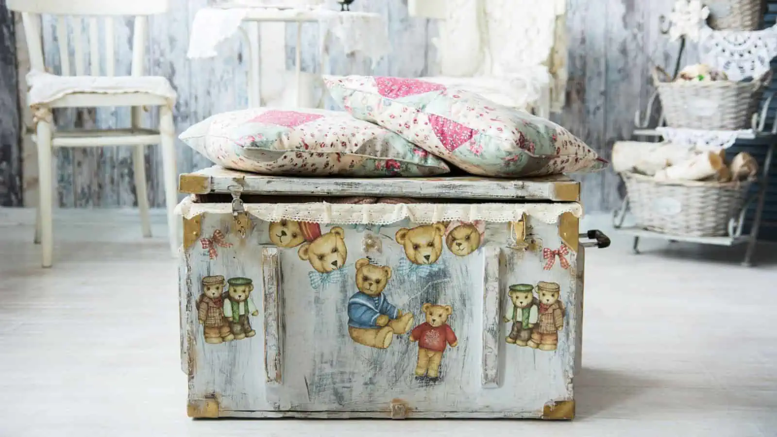 memory chest and pillows